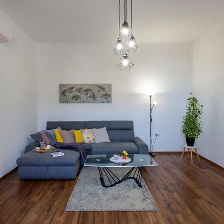 Apartman Lema Pula Exteriér fotografie