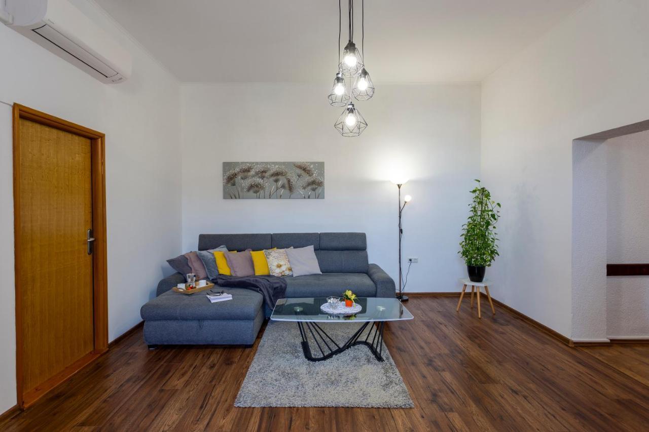 Apartman Lema Pula Exteriér fotografie